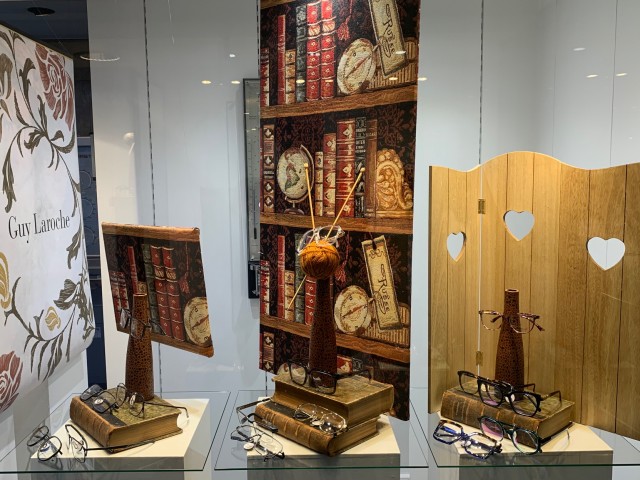 Winteretalage Vroman Optics nieuwe etalage januari februari 2026