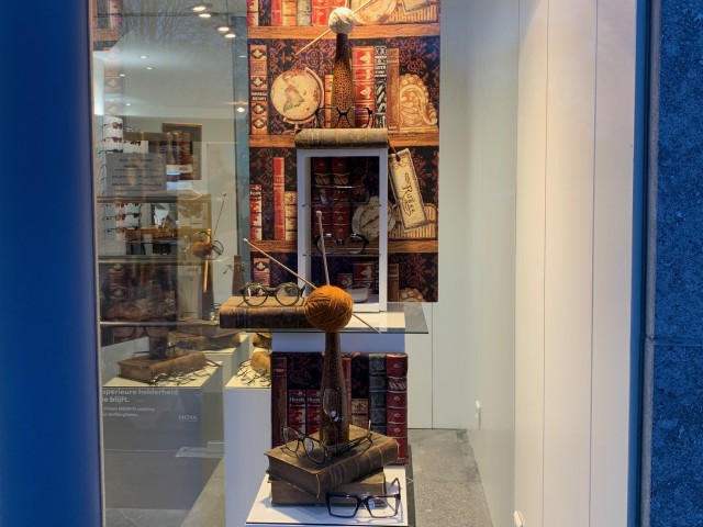 Winteretalage Vroman Optics nieuwe etalage januari februari 2026